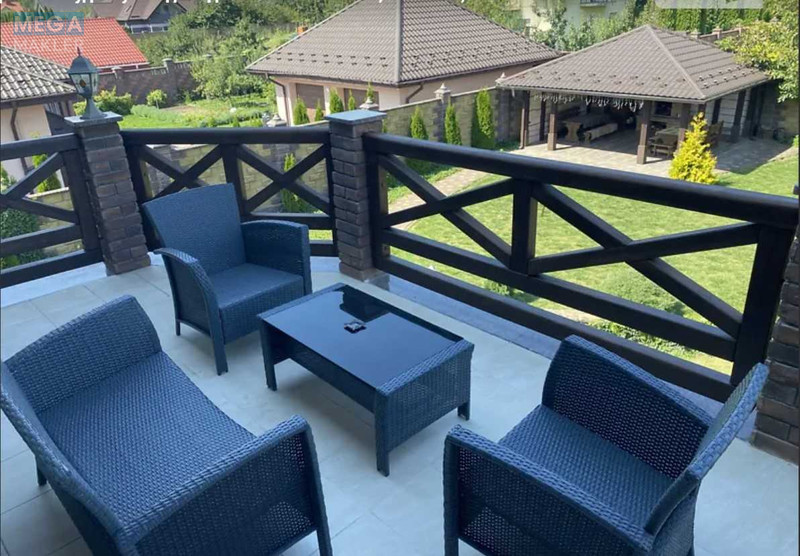 Продаж дома, 2 поверху, 350 кв.м, 5 кімнат, ділянка 10 соток, <a class="location-link" href="/rovno/" title="Недвижимость Рівне">Рівне</a>, Свободи (изображение 12)