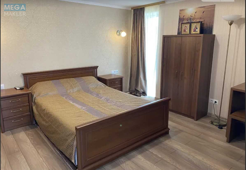 Продаж дома, 2 поверху, 350 кв.м, 5 кімнат, ділянка 10 соток, <a class="location-link" href="/rovno/" title="Недвижимость Рівне">Рівне</a>, Свободи (изображение 13)