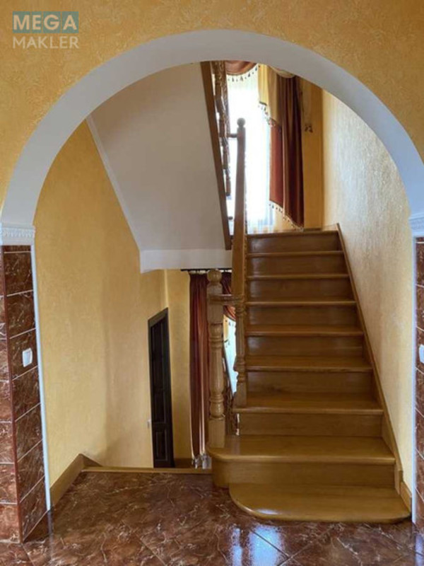 Продаж дома, 2&nbsp;поверху, 250&nbsp;кв.м, 4&nbsp;кімнати, ділянка 12,50&nbsp;соток, <a class="location-link" href="/obarov/" title="Недвижимость Обарів">Обарів</a>, Миколаївська (изображение 7)