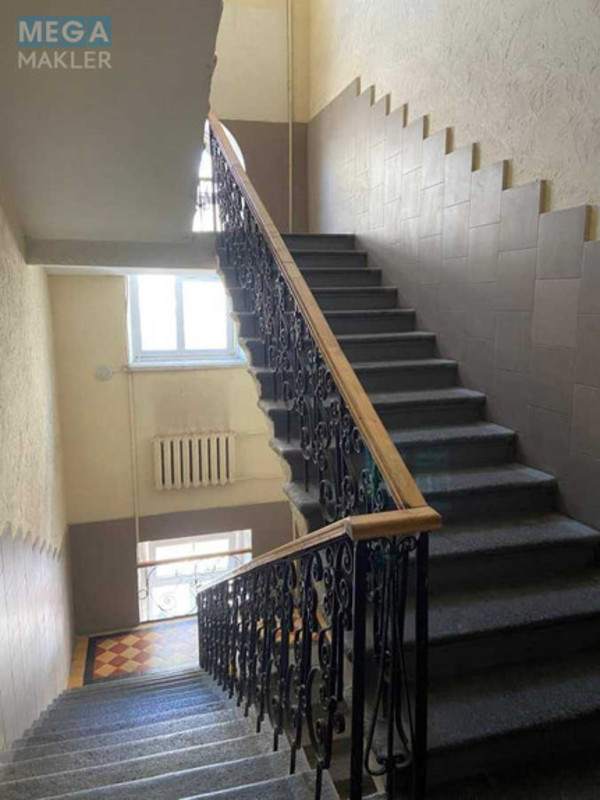 Продаж 3 кімнатної квартири (97/52/10), 3 пов. 4 пов. будинку, <a class="location-link" href="/kiev/" title="Недвижимость Київ">Київ</a>, <a class="location-link" href="/kiev/shevchenkovskij/" title="Недвижимость Шевченківський район">Шевченківський р-н</a>, Саксаганского ул., 147 (изображение 2)