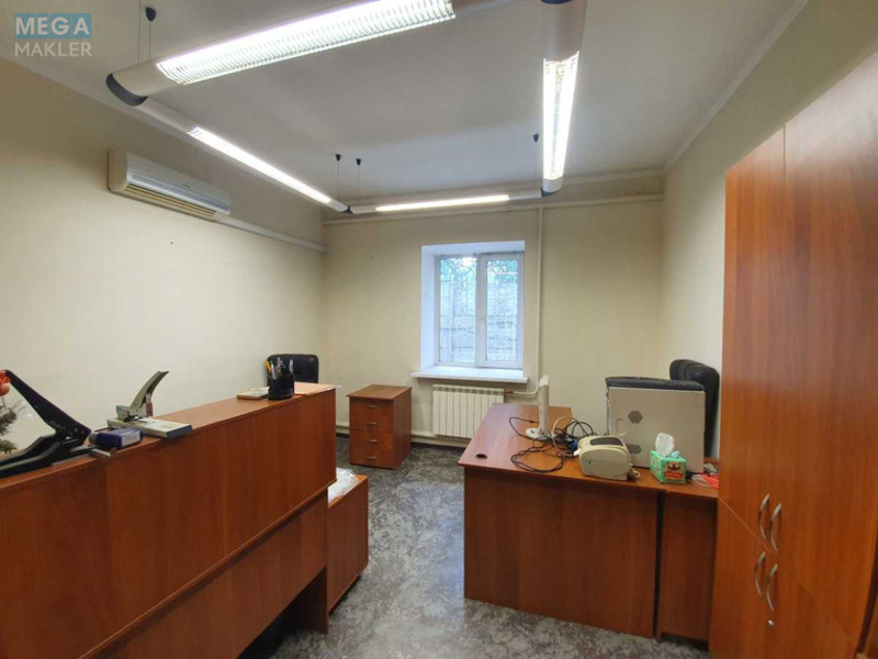 Оренда комерційної нерухомості, 450&nbsp;кв.м, под склад, <a class="location-link" href="/kiev/" title="Недвижимость Київ">Київ</a>, <a class="location-link" href="/kiev/svyatoshinskij/" title="Недвижимость Святошинський район">Святошинський р-н</a>, Академіка Булаховського вул., 6 (изображение 10)