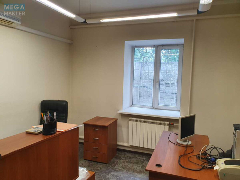 Оренда комерційної нерухомості, 450&nbsp;кв.м, под склад, <a class="location-link" href="/kiev/" title="Недвижимость Київ">Київ</a>, <a class="location-link" href="/kiev/svyatoshinskij/" title="Недвижимость Святошинський район">Святошинський р-н</a>, Академіка Булаховського вул., 6 (изображение 17)