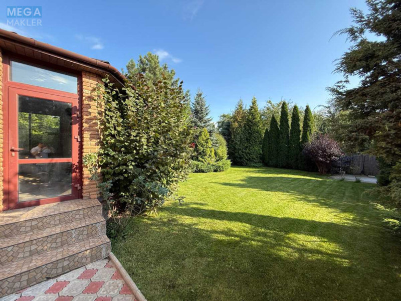 Продаж дома, 3 поверху, 260 кв.м, 6 кімнат, ділянка 5 соток, <a class="location-link" href="/kiev/" title="Недвижимость Київ">Київ</a>, <a class="location-link" href="/kiev/darnickij/" title="Недвижимость Дарницький район">Дарницький р-н</a>, 158-я Садовая ул., 52 (изображение 2)