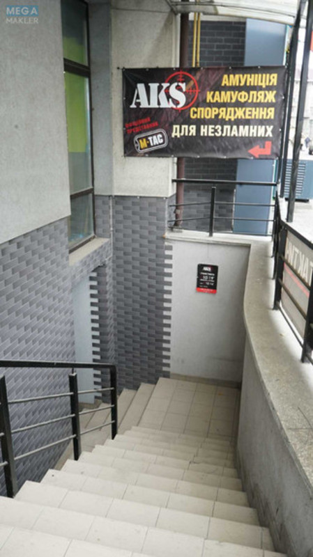 Продаж комерційної нерухомості, 136,90 кв.м, под магазин, <a class="location-link" href="/ivano-frankovsk/" title="Недвижимость Івано-Франківськ">Івано-Франківськ</a>, вул.Залізнична, 49 (изображение 2)