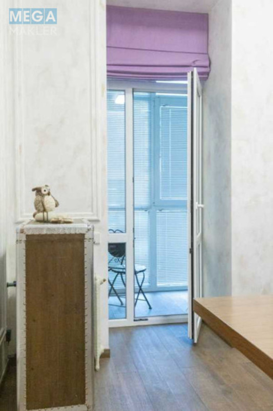 Продаж комерційної нерухомості, 110&nbsp;кв.м, под офис, <a class="location-link" href="/kiev/" title="Недвижимость Київ">Київ</a>, <a class="location-link" href="/kiev/shevchenkovskij/" title="Недвижимость Шевченківський район">Шевченківський р-н</a>, Пушкінська вул., 33 (изображение 9)