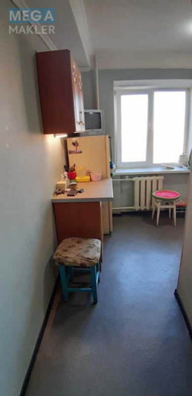 Оренда кімнати (підселення), <a class="location-link" href="/kiev/" title="Недвижимость Київ">Київ</a>, <a class="location-link" href="/kiev/podolskij/" title="Недвижимость Подільський район">Подільський р-н</a>, Кирилловская ул., 117 (изображение 18)