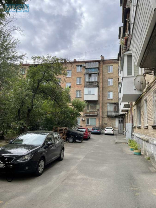 Продаж 2 кімнатної квартири (46/30/5), 5 пов. 5 пов. будинку, <a class="location-link" href="/kiev/" title="Недвижимость Київ">Київ</a>, <a class="location-link" href="/kiev/solomenskij/" title="Недвижимость Солом'янський район">Солом'янський р-н</a>, Винницкая ул., 8 (изображение 2)
