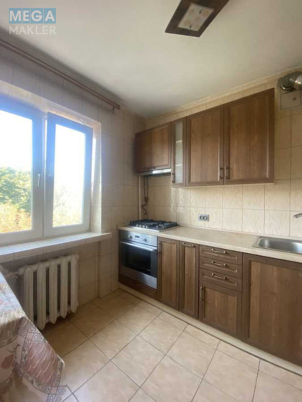 Продаж 2 кімнатної квартири (45/30/6), 5 пов. 5 пов. будинку, <a class="location-link" href="/kiev/" title="Недвижимость Київ">Київ</a>, <a class="location-link" href="/kiev/podolskij/" title="Недвижимость Подільський район">Подільський р-н</a>, Копилівська вул., 67 (изображение 2)