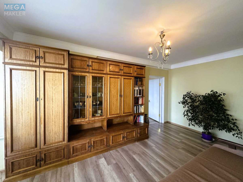 Оренда 3 кімнатної квартири, <a class="location-link" href="/kiev/" title="Недвижимость Київ">Київ</a>, <a class="location-link" href="/kiev/shevchenkovskij/" title="Недвижимость Шевченківський район">Шевченківський р-н</a>, Татарська вул., 36/5 (изображение 2)