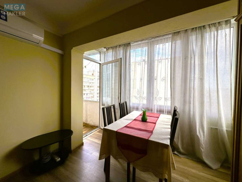 Оренда 3 кімнатної квартири, <a class="location-link" href="/kiev/" title="Недвижимость Київ">Київ</a>, <a class="location-link" href="/kiev/shevchenkovskij/" title="Недвижимость Шевченківський район">Шевченківський р-н</a>, Татарська вул., 36/5 (изображение 6)