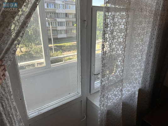 Оренда 3 кімнатної квартири, <a class="location-link" href="/kiev/" title="Недвижимость Київ">Київ</a>, <a class="location-link" href="/kiev/solomenskij/" title="Недвижимость Солом'янський район">Солом'янський р-н</a>, Волгоградська вул., 5 (изображение 9)