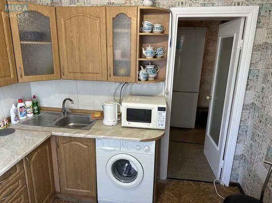 Оренда 3 кімнатної квартири, <a class="location-link" href="/kiev/" title="Недвижимость Київ">Київ</a>, <a class="location-link" href="/kiev/solomenskij/" title="Недвижимость Солом'янський район">Солом'янський р-н</a>, Волгоградська вул., 5 (изображение 16)