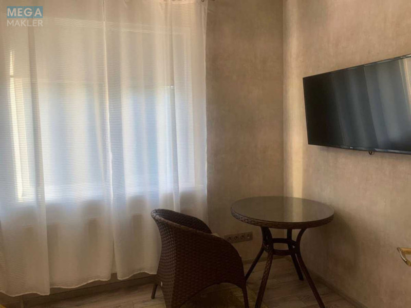 Продаж дома, 2&nbsp;поверху, 201&nbsp;кв.м, 6&nbsp;кімнат, ділянка 5&nbsp;соток, <a class="location-link" href="/vita-pochtovaya/" title="Недвижимость Віта-Поштова">Віта-Поштова</a>, Паркова, 12 (изображение 6)