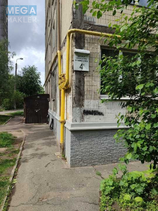 Продаж 3 кімнатної квартири (60,8/?/?), 6 пов. 9 пов. будинку, <a class="location-link" href="/kiev/" title="Недвижимость Київ">Київ</a>, <a class="location-link" href="/kiev/goloseevskij/" title="Недвижимость Голосіївський район">Голосіївський р-н</a>, Лятошинського вул., 4А (изображение 8)
