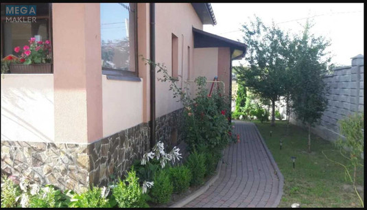 Продаж дома, 2&nbsp;поверху, 196&nbsp;кв.м, 6&nbsp;кімнат, ділянка 5&nbsp;соток, <a class="location-link" href="/gorodok-selo/" title="Недвижимость Містечко">Городок</a>, Яблунева (изображение 2)