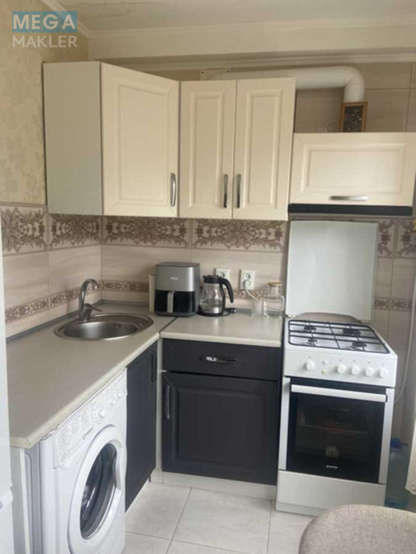 Оренда 2 кімнатної квартири, <a class="location-link" href="/kiev/" title="Недвижимость Київ">Київ</a>, <a class="location-link" href="/kiev/centralno-gorodskoj/" title="Недвижимость Центрально-Городской район">Центрально-Городской р-н</a>, Миколи Матеюка вул., 5 (изображение 11)