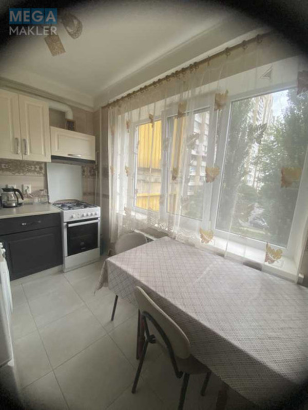 Оренда 2 кімнатної квартири, <a class="location-link" href="/kiev/" title="Недвижимость Київ">Київ</a>, <a class="location-link" href="/kiev/centralno-gorodskoj/" title="Недвижимость Центрально-Городской район">Центрально-Городской р-н</a>, Миколи Матеюка вул., 5 (изображение 13)