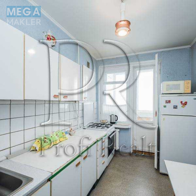 Продаж 3 кімнатної квартири (80/49/9), 10 пов. 12 пов. будинку, <a class="location-link" href="/kiev/" title="Недвижимость Київ">Київ</a>, <a class="location-link" href="/kiev/pecherskij/" title="Недвижимость Печерський район">Печерський р-н</a>, Михайла Омеляновича-Павленка вулиця, 11 (изображение 8)