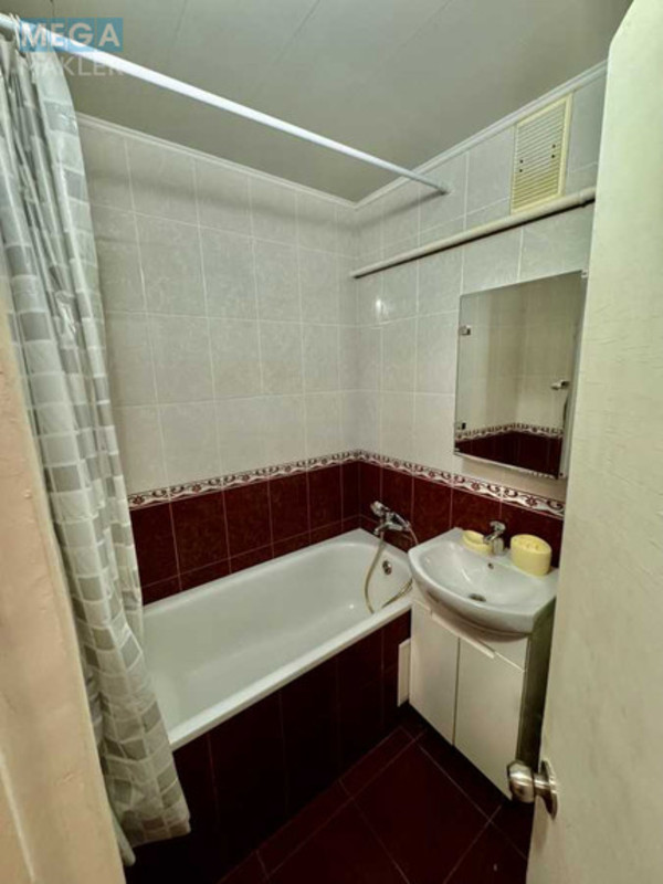 Оренда 1 кімнатної квартири, <a class="location-link" href="/kiev/" title="Недвижимость Київ">Київ</a>, <a class="location-link" href="/kiev/podolskij/" title="Недвижимость Подільський район">Подільський р-н</a>, Вишгородська вул., 46А (изображение 12)