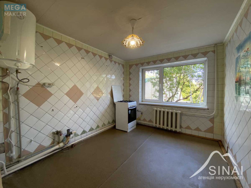 Продаж дома, 2&nbsp;поверху, 219&nbsp;кв.м, 7&nbsp;кімнат, ділянка 22&nbsp;сотки, <a class="location-link" href="/krenichi/" title="Недвижимость Креничі">Креничі</a>, Межигірська (изображение 3)