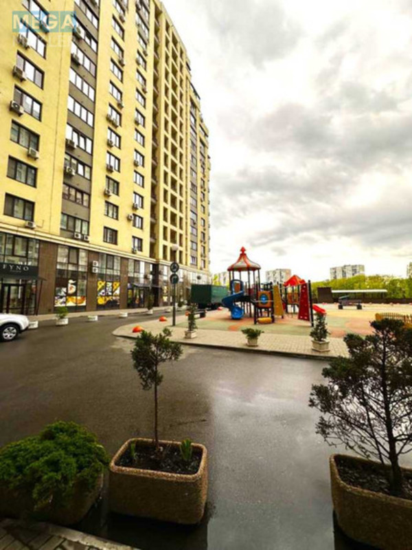 Продаж 2 кімнатної квартири (85/37/16), 6 пов. 21 пов. будинку, <a class="location-link" href="/kiev/" title="Недвижимость Київ">Київ</a>, <a class="location-link" href="/kiev/goloseevskij/" title="Недвижимость Голосіївський район">Голосіївський р-н</a>, Маршала Конєва вул., 10/1 (изображение 4)