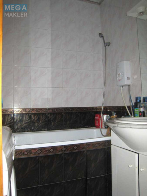 Оренда 3 кімнатної квартири, <a class="location-link" href="/kiev/" title="Недвижимость Київ">Київ</a>, <a class="location-link" href="/kiev/desnyanskij/" title="Недвижимость Деснянський район">Деснянський р-н</a>, Вікентія Беретті вул., 6 (изображение 8)