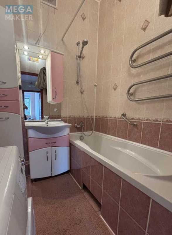 Продаж 2 кімнатної квартири (66/?/?), 4 пов. 5 пов. будинку, <a class="location-link" href="/kiev/" title="Недвижимость Київ">Київ</a>, <a class="location-link" href="/kiev/goloseevskij/" title="Недвижимость Голосіївський район">Голосіївський р-н</a>, Михайла Ломоносова вул., 79 (изображение 7)