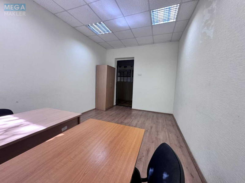 Оренда комерційної нерухомості, 17,70 кв.м, под офис, <a class="location-link" href="/kiev/" title="Недвижимость Київ">Київ</a>, <a class="location-link" href="/kiev/shevchenkovskij/" title="Недвижимость Шевченківський район">Шевченківський р-н</a>, Львовская пл. (изображение 3)