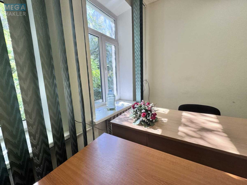 Оренда комерційної нерухомості, 17,70 кв.м, под офис, <a class="location-link" href="/kiev/" title="Недвижимость Київ">Київ</a>, <a class="location-link" href="/kiev/shevchenkovskij/" title="Недвижимость Шевченківський район">Шевченківський р-н</a>, Львовская пл. (изображение 6)