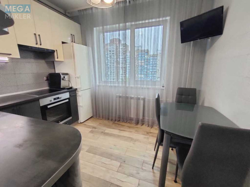 Продаж 3 кімнатної квартири (73/42/8,4), 12 пов. 18 пов. будинку, <a class="location-link" href="/kiev/" title="Недвижимость Київ">Київ</a>, <a class="location-link" href="/kiev/goloseevskij/" title="Недвижимость Голосіївський район">Голосіївський р-н</a>, Академіка Заболотного вул., 28 (изображение 3)