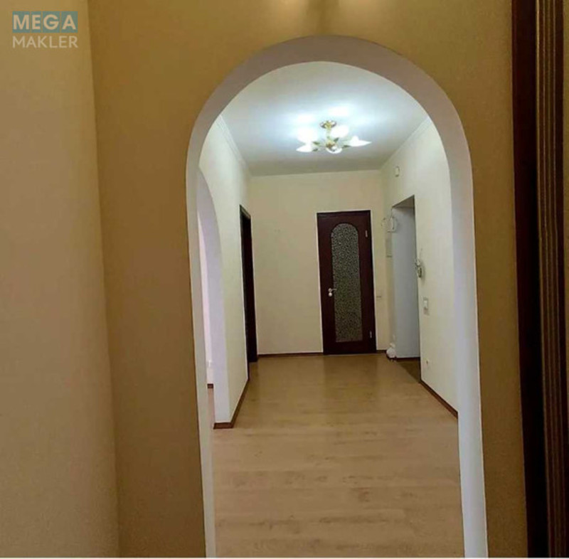 Оренда 2 кімнатної квартири, <a class="location-link" href="/kiev/" title="Недвижимость Київ">Київ</a>, <a class="location-link" href="/kiev/podolskij/" title="Недвижимость Подільський район">Подільський р-н</a>, Введенская ул., 29/58 (изображение 4)