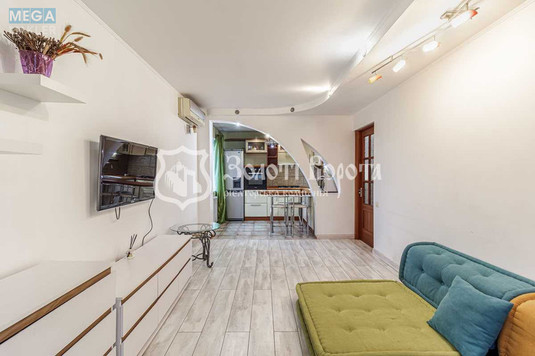 Продаж 3 кімнатної квартири (59,4/42/7,6), 9 пов. 9 пов. будинку, <a class="location-link" href="/kiev/" title="Недвижимость Київ">Київ</a>, <a class="location-link" href="/kiev/shevchenkovskij/" title="Недвижимость Шевченківський район">Шевченківський р-н</a>, Щусєва вул., 40 (изображение 3)