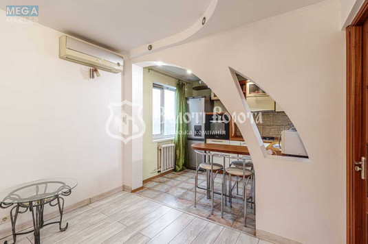 Продаж 3 кімнатної квартири (59,4/42/7,6), 9 пов. 9 пов. будинку, <a class="location-link" href="/kiev/" title="Недвижимость Київ">Київ</a>, <a class="location-link" href="/kiev/shevchenkovskij/" title="Недвижимость Шевченківський район">Шевченківський р-н</a>, Щусєва вул., 40 (изображение 4)