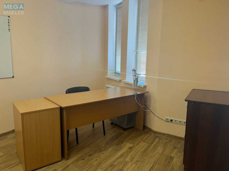 Оренда комерційної нерухомості, 80 кв.м, под офис, <a class="location-link" href="/kiev/" title="Недвижимость Київ">Київ</a>, <a class="location-link" href="/kiev/darnickij/" title="Недвижимость Дарницький район">Дарницький р-н</a>, Срібнокільська вул., 22 (изображение 21)