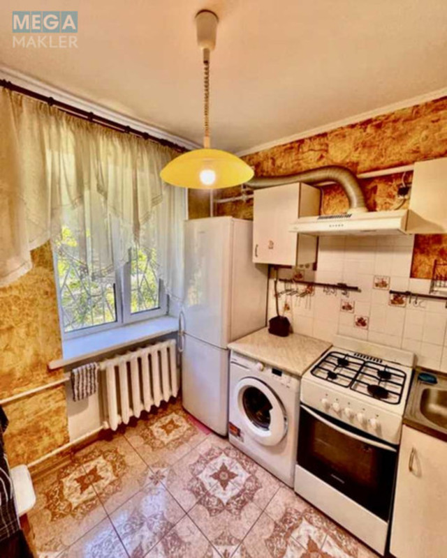 Продаж 1 кімнатної квартири (30/17/6), 1 пов. 5 пов. будинку, <a class="location-link" href="/kiev/" title="Недвижимость Київ">Київ</a>, <a class="location-link" href="/kiev/podolskij/" title="Недвижимость Подільський район">Подільський р-н</a>, Вишгородська вул., 46А (изображение 6)