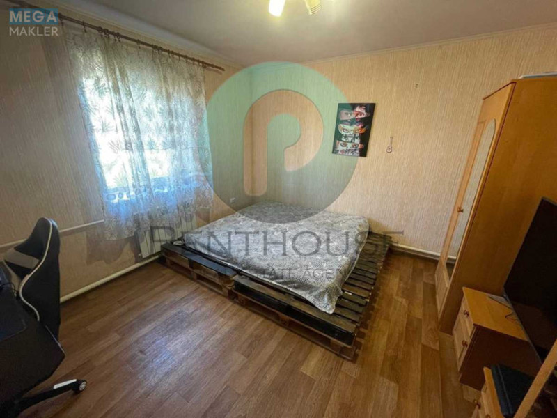 Продаж дома, 1&nbsp; поверх, 173&nbsp;кв.м, 8&nbsp;кімнат, ділянка 10&nbsp;соток, <a class="location-link" href="/kiev/" title="Недвижимость Київ">Київ</a>, <a class="location-link" href="/kiev/darnickij/" title="Недвижимость Дарницький район">Дарницький р-н</a>, Луговой пер., 8 (изображение 5)