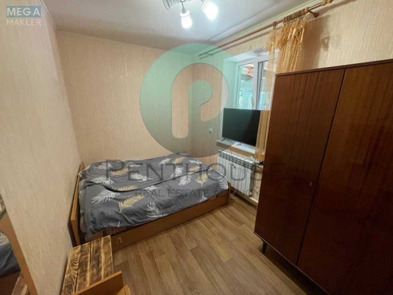 Продаж дома, 1&nbsp; поверх, 173&nbsp;кв.м, 8&nbsp;кімнат, ділянка 10&nbsp;соток, <a class="location-link" href="/kiev/" title="Недвижимость Київ">Київ</a>, <a class="location-link" href="/kiev/darnickij/" title="Недвижимость Дарницький район">Дарницький р-н</a>, Луговой пер., 8 (изображение 7)