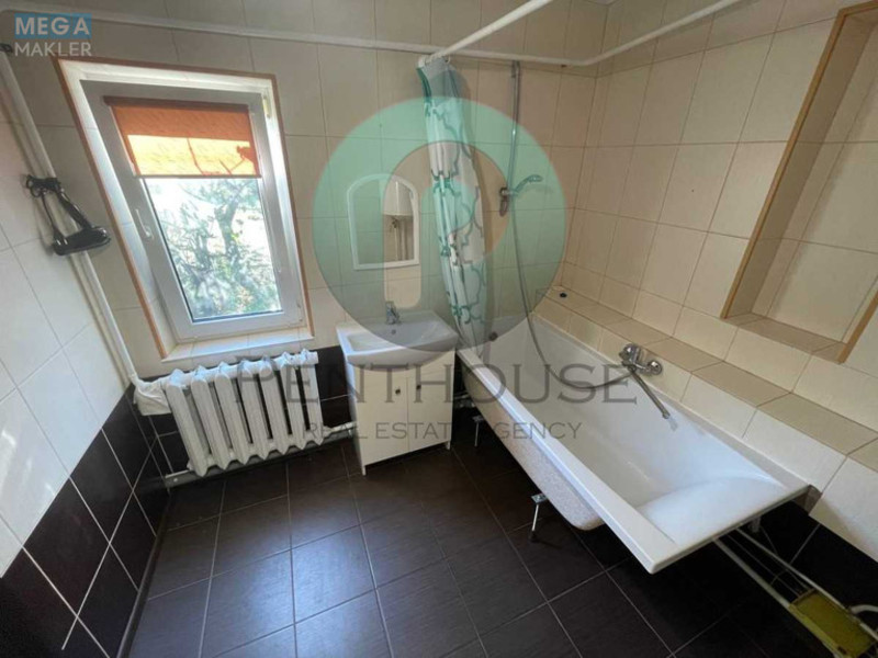 Продаж дома, 1&nbsp; поверх, 173&nbsp;кв.м, 8&nbsp;кімнат, ділянка 10&nbsp;соток, <a class="location-link" href="/kiev/" title="Недвижимость Київ">Київ</a>, <a class="location-link" href="/kiev/darnickij/" title="Недвижимость Дарницький район">Дарницький р-н</a>, Луговой пер., 8 (изображение 23)