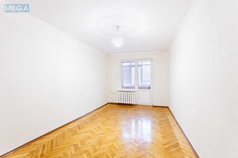 Продаж 3 кімнатної квартири (88,1/52/10,1), 3 пов. 9 пов. будинку, <a class="location-link" href="/kiev/" title="Недвижимость Київ">Київ</a>, <a class="location-link" href="/kiev/pecherskij/" title="Недвижимость Печерський район">Печерський р-н</a>, Василя Тютюнника вул., 5-Б (изображение 4)