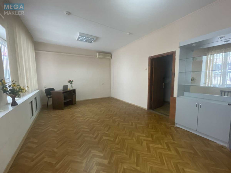 Оренда комерційної нерухомості, 22&nbsp;кв.м, под офис, <a class="location-link" href="/kiev/" title="Недвижимость Київ">Київ</a>, <a class="location-link" href="/kiev/shevchenkovskij/" title="Недвижимость Шевченківський район">Шевченківський р-н</a>, Берестейський просп., 20 (изображение 4)