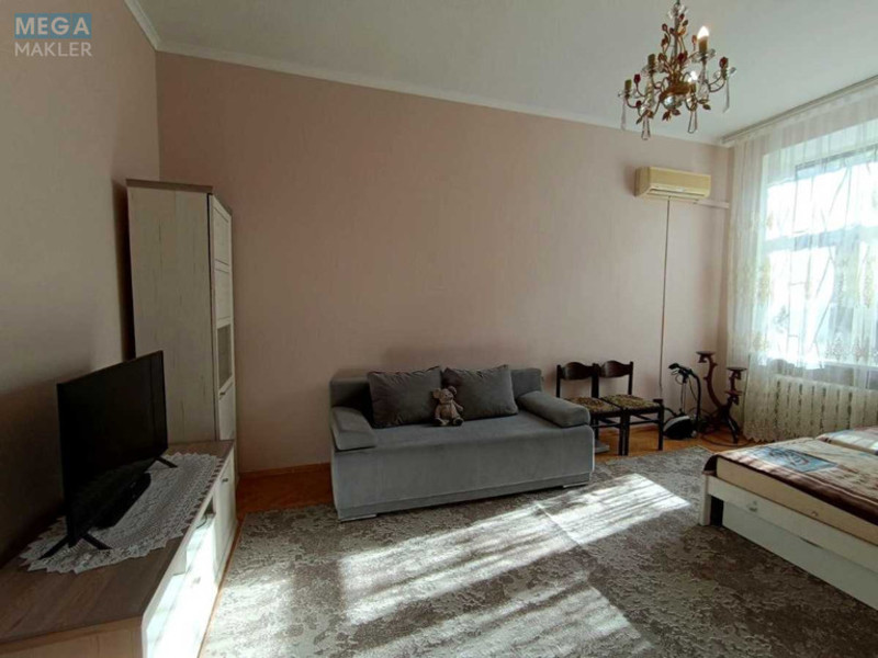 Оренда 1 кімнатної квартири, <a class="location-link" href="/kiev/" title="Недвижимость Київ">Київ</a>, <a class="location-link" href="/kiev/darnickij/" title="Недвижимость Дарницький район">Дарницький р-н</a>, Привокзальная ул., 8/1 (изображение 4)