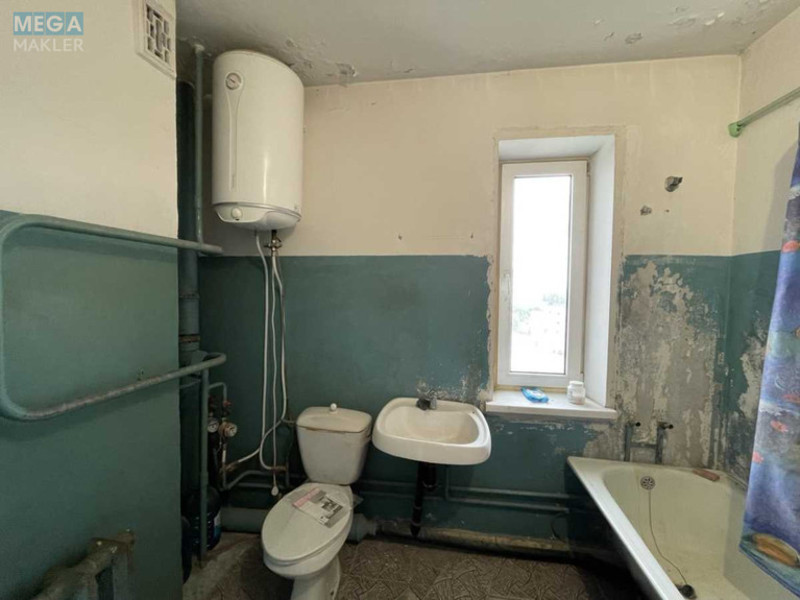 Продаж 3 кімнатної квартири (91/45/15), 13 пов. 17 пов. будинку, <a class="location-link" href="/kiev/" title="Недвижимость Київ">Київ</a>, <a class="location-link" href="/kiev/goloseevskij/" title="Недвижимость Голосіївський район">Голосіївський р-н</a>, Маршала Якубовського вул., 4 (изображение 8)
