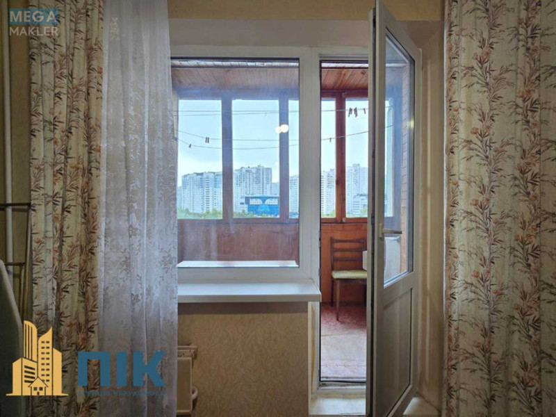 Продаж 3 кімнатної квартири (85/42/8), 6 пов. 16 пов. будинку, <a class="location-link" href="/kiev/" title="Недвижимость Київ">Київ</a>, <a class="location-link" href="/kiev/darnickij/" title="Недвижимость Дарницький район">Дарницький р-н</a>, Срибнокильская ул., 14 (изображение 9)