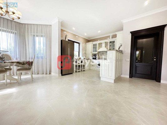 Продаж дома, 2&nbsp;поверху, 460&nbsp;кв.м, 5&nbsp;кімнат, ділянка 8&nbsp;соток, <a class="location-link" href="/gatnoe/" title="Недвижимость Гатне">Гатне</a>, Польова, 56 (изображение 3)