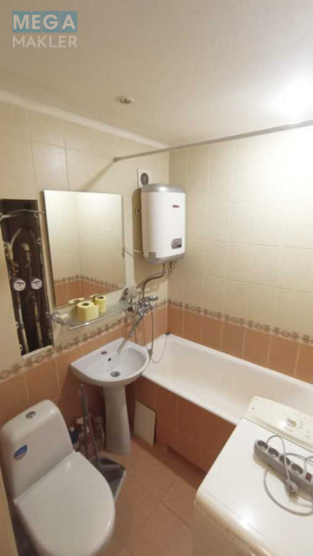 Продаж 3 кімнатної квартири (60/40/7), 3 пов. 5 пов. будинку, <a class="location-link" href="/kiev/" title="Недвижимость Київ">Київ</a>, <a class="location-link" href="/kiev/solomenskij/" title="Недвижимость Солом'янський район">Солом'янський р-н</a>, Ушинского ул., 10 (изображение 3)