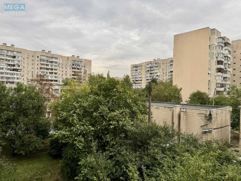 Продаж 1 кімнатної квартири (41/18/9), 3 пов. 10 пов. будинку, <a class="location-link" href="/kiev/" title="Недвижимость Київ">Київ</a>, <a class="location-link" href="/kiev/svyatoshinskij/" title="Недвижимость Святошинський район">Святошинський р-н</a>, Василия Стуса ул., 28 (изображение 11)