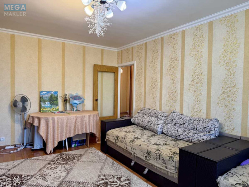 Продаж 3 кімнатної квартири (69/42/8), 9 пов. 10 пов. будинку, <a class="location-link" href="/kiev/" title="Недвижимость Київ">Київ</a>, <a class="location-link" href="/kiev/svyatoshinskij/" title="Недвижимость Святошинський район">Святошинський р-н</a>, Прилужная ул., 10 (изображение 3)