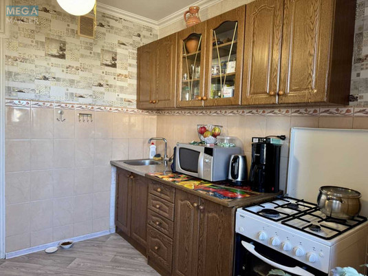 Продаж 3 кімнатної квартири (69/42/8), 9 пов. 10 пов. будинку, <a class="location-link" href="/kiev/" title="Недвижимость Київ">Київ</a>, <a class="location-link" href="/kiev/svyatoshinskij/" title="Недвижимость Святошинський район">Святошинський р-н</a>, Прилужная ул., 10 (изображение 16)