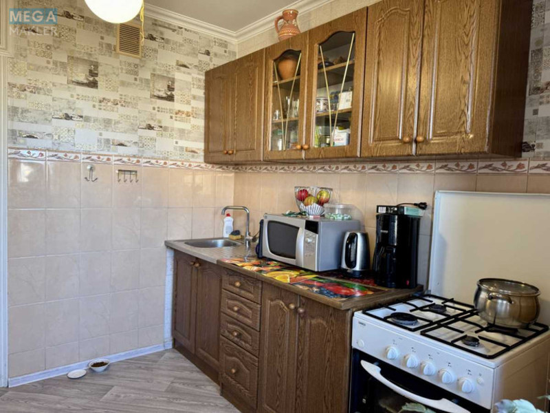Продаж 3 кімнатної квартири (69/42/8), 9 пов. 10 пов. будинку, <a class="location-link" href="/kiev/" title="Недвижимость Київ">Київ</a>, <a class="location-link" href="/kiev/svyatoshinskij/" title="Недвижимость Святошинський район">Святошинський р-н</a>, Прилужная ул., 10 (изображение 16)