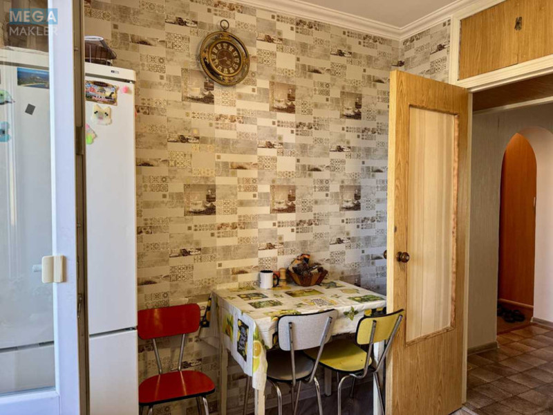 Продаж 3 кімнатної квартири (69/42/8), 9 пов. 10 пов. будинку, <a class="location-link" href="/kiev/" title="Недвижимость Київ">Київ</a>, <a class="location-link" href="/kiev/svyatoshinskij/" title="Недвижимость Святошинський район">Святошинський р-н</a>, Прилужная ул., 10 (изображение 17)